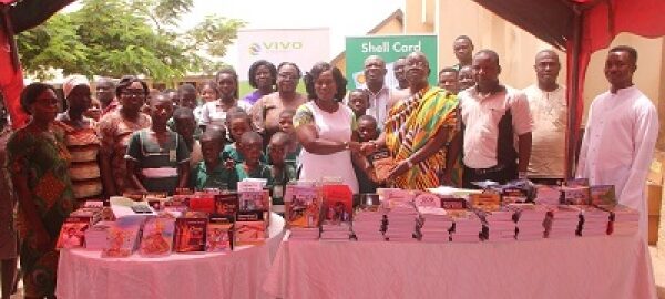 Vivo Energy furnishes community library with books